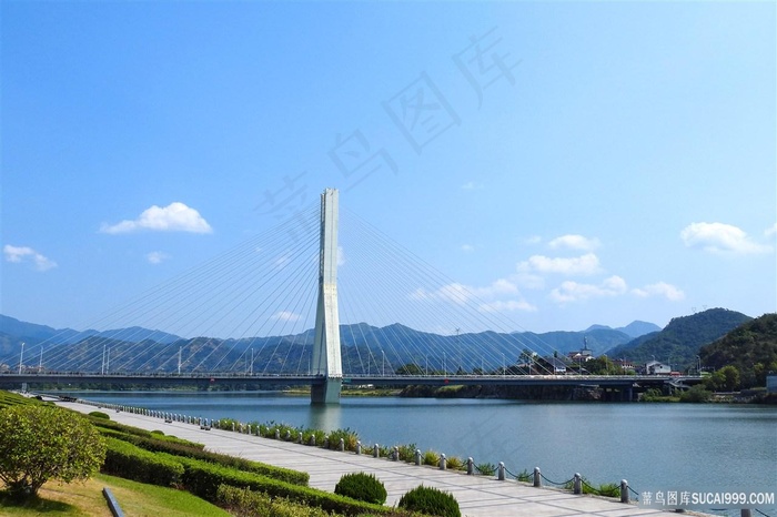 高清跨江大桥风景图片