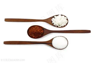 木板上的调料食物高清图