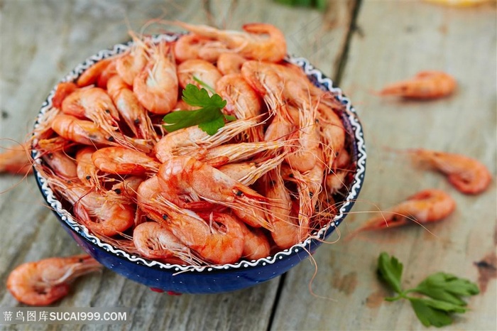一碗清蒸基围虾美食图片