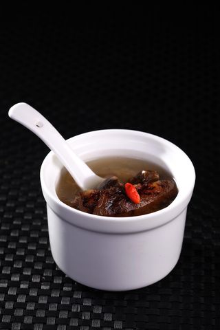 GY00104松茸菌乳鸽炖海参 (2)