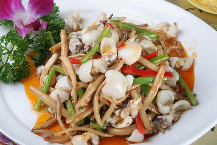 茶树茹炒墨鱼仔