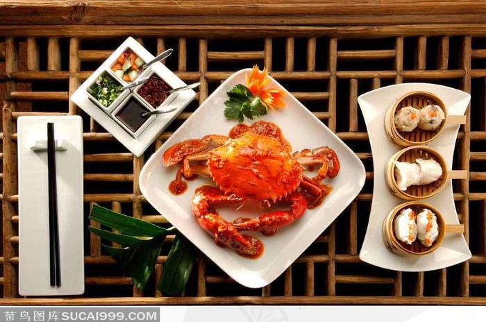 中国传统美食小吃-红焖螃蟹、小笼包、饺子