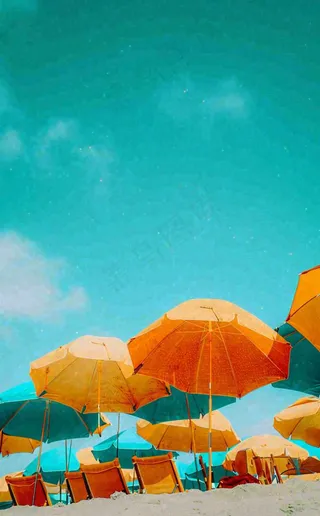 夏日沙滩椅阳光灿烂，夏季暑期海边小暑大暑夏至