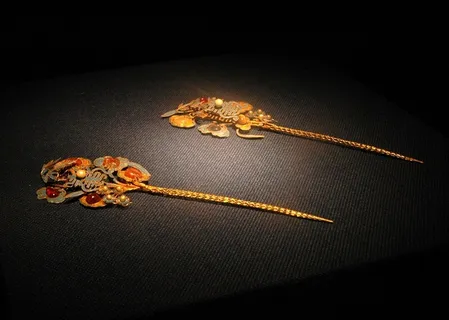 故宫珍宝之金发簪