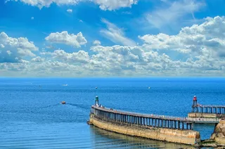 碧海蓝天石桥图片