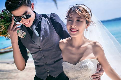 济州岛海边婚纱照