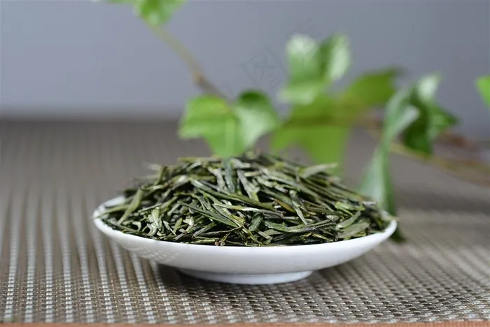 深绿色竹叶青茶叶图