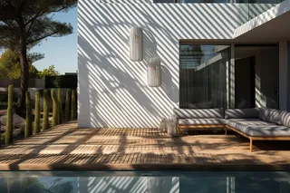 一个带游泳池和露台的房子