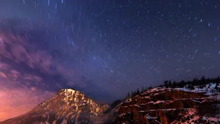 星空下的大山