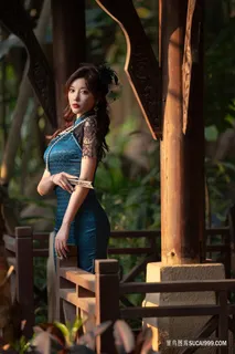 4K高清穿时尚旗袍的国模美女图片 4K高清穿时尚旗袍的国模美女图片