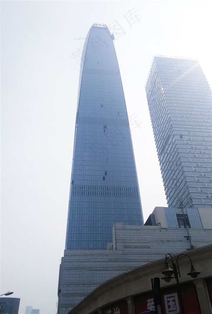 即将完工的天津国际金融中心