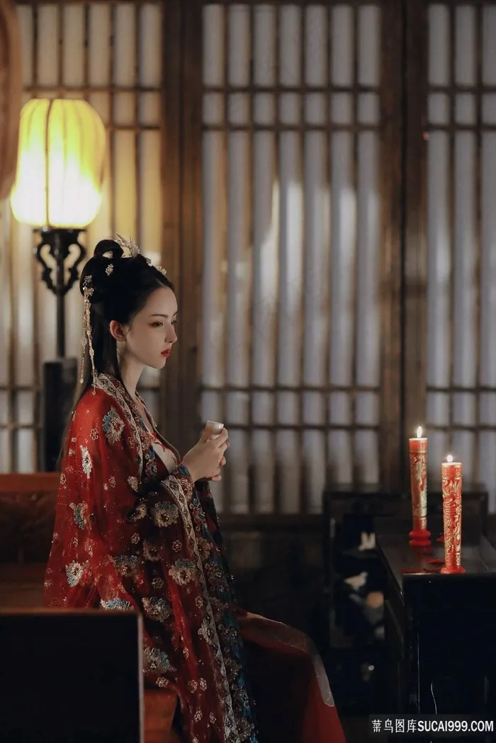 清纯古装婚纱美女摄影图片