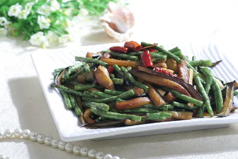 长豆角炒茄子 (1)