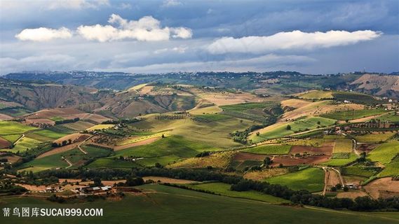 山脉草地风景画壁纸 山脉草地风景画壁纸