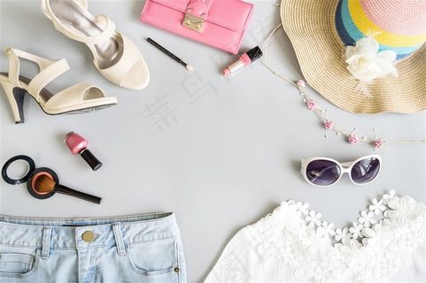 手包高跟鞋与墨镜热裤摄影高清图片