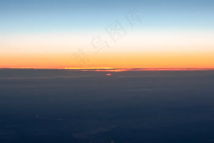 夕阳西下落日余晖图片