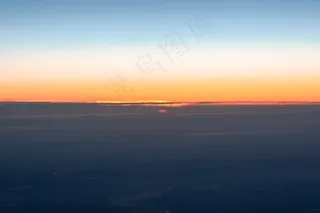 夕阳西下落日余晖图片