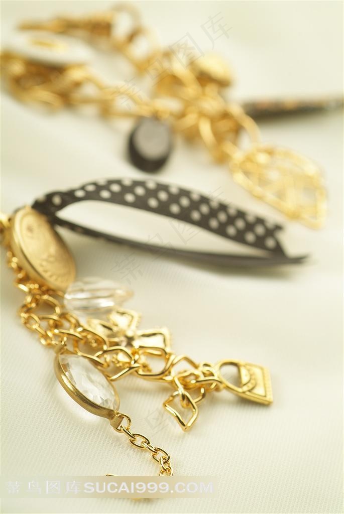 金色漂亮的手链