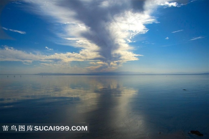 海上美丽天空白云图片下载