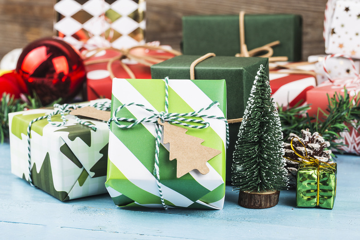 圣诞节礼物盒圣诞球元素装饰场景特写近景(60)