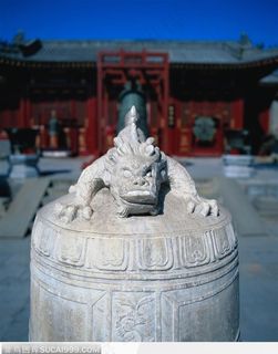 传统工艺品-白色的龙