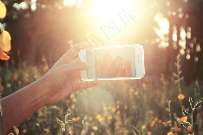 qq皮肤图片带字的