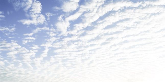 清爽的蓝天白云