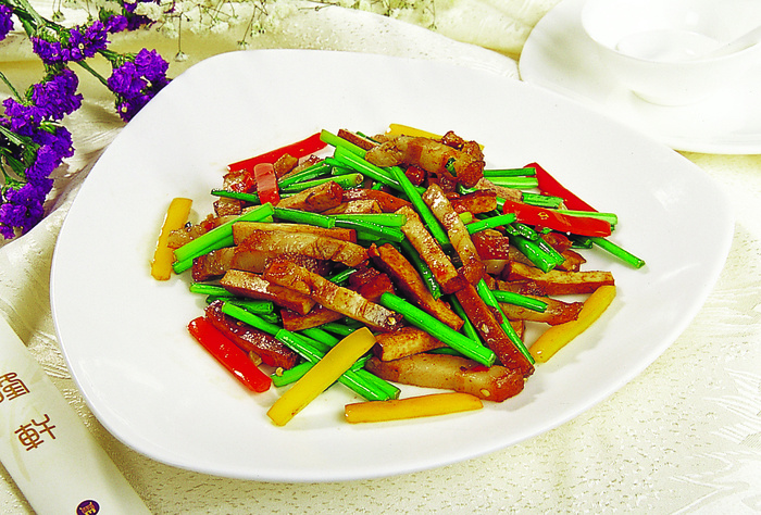 3096剁椒韭花香干炒烧肉