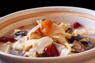 煲类火锅川菜特色菜野菌乌鸡煲