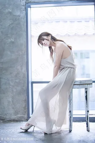 韩国气质美女模特许允美唯美写真图片