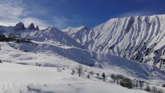 白雪雪山美景图片 白雪雪山美景图片