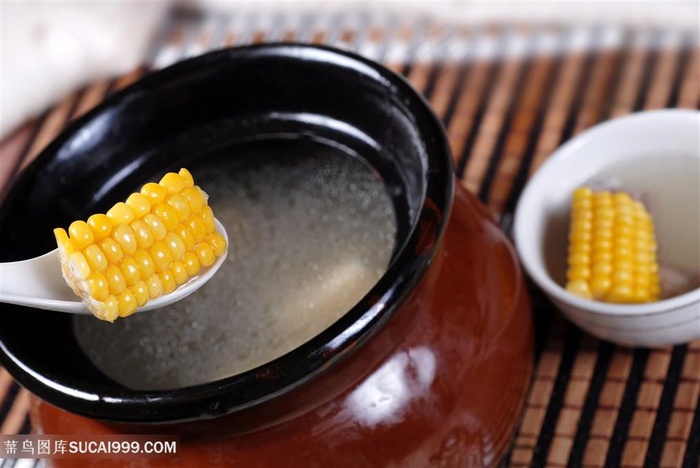 汤玉米煲排骨