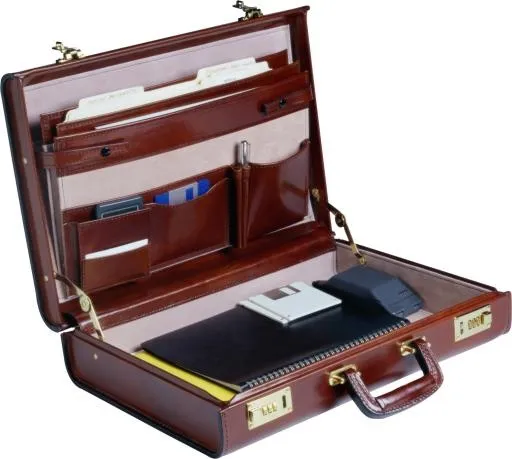 手提箱 PNG免抠(2911x2613)