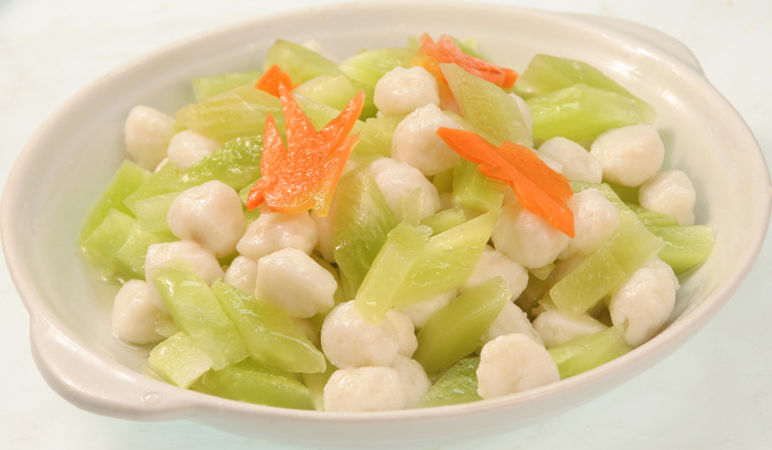 青笋烩鱼圆（青笋、鱼圆）清淡、咸鲜