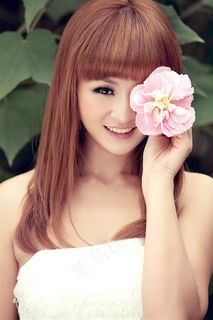 君儿婚纱外景上半身艺术拍摄