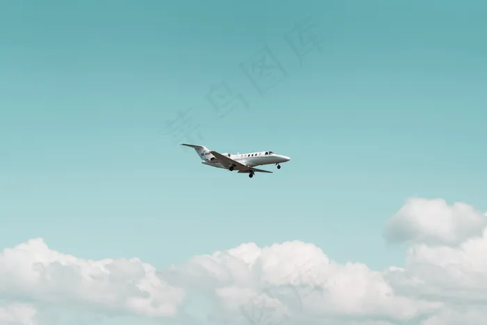 空中飞行飞机唯美壁纸图片