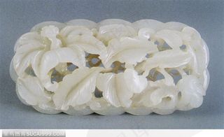 传统工艺品-芙蓉花纹玉器