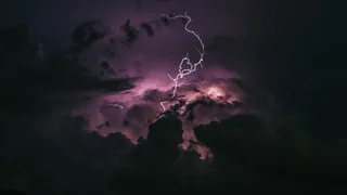 唯美高清闪电夜空