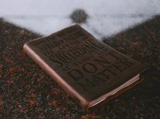 牛皮封面书籍图片