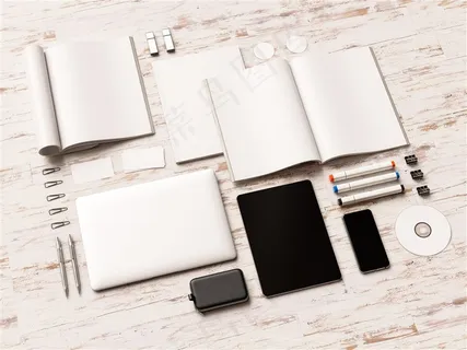 摆放在桌上的办公学习用品高清图片 摆放在桌上的办公学习用品高清图片