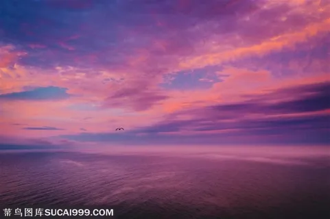海上黄昏唯美紫色天空 海上黄昏唯美紫色天空