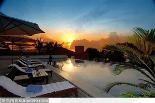 酒店户外游泳池