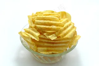 黄色膨化食品图片