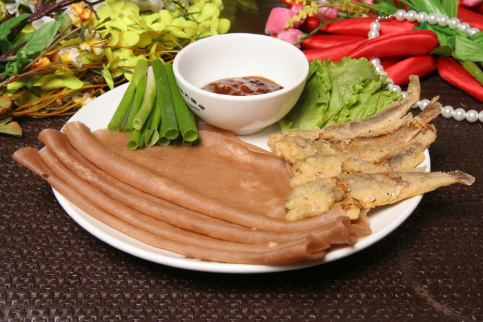 黍面饼裹小鱼5元张