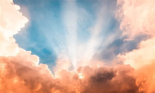 天空中粉色唯美的朝霞高清图片 天空中粉色唯美的朝霞高清图片