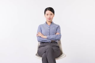 女强人坐立OL装