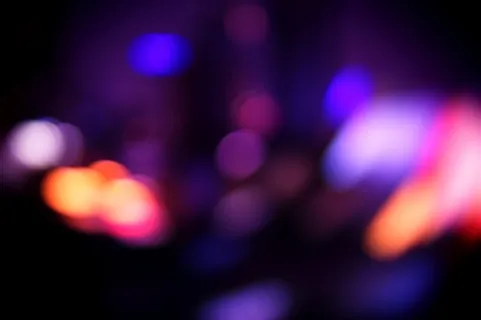 城市霓虹灯虚化背景高清图片 (2)