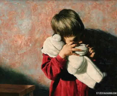 抱着白熊的男孩