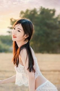 唯美清纯美女沈梦瑶背影图片