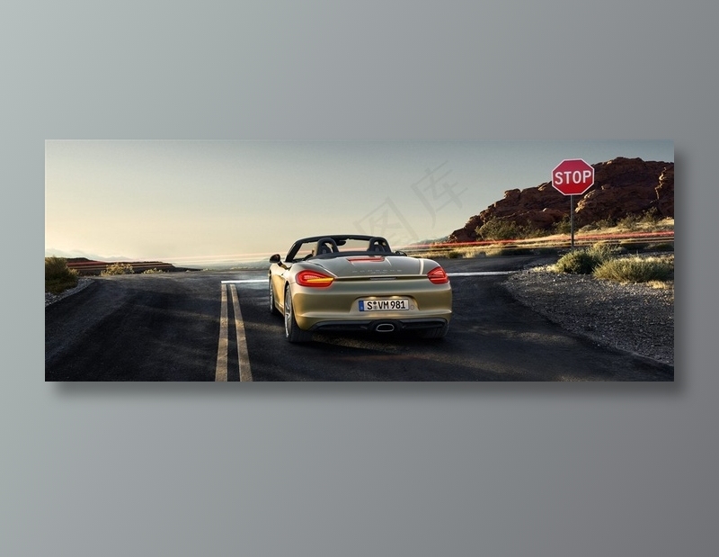 保时捷高速路摄影图